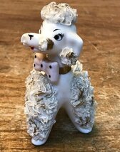 CC-8828 ■送料無料■ プードル 犬 リボン 陶磁器 陶器 彫刻 洋風 インテリア 置物 アンティーク 142g /くGOら_画像2