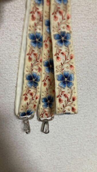 インド刺繍　スマホストラップ/サコッシュ