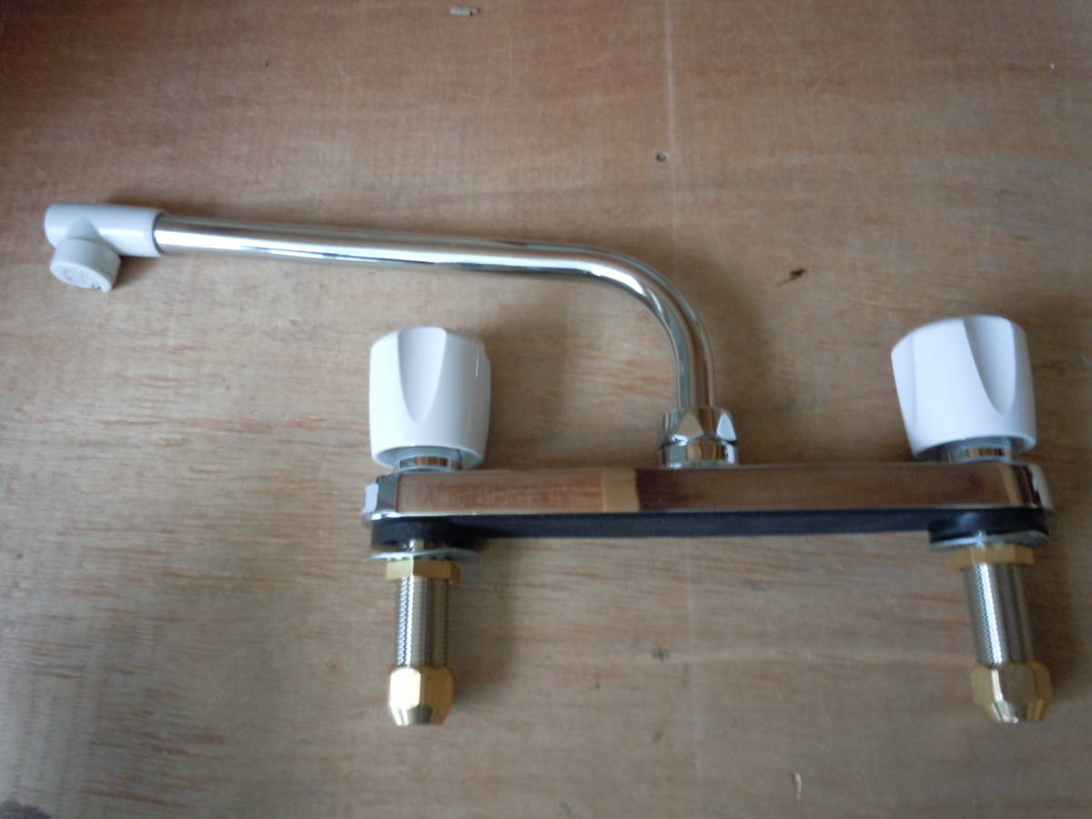 超安い 新品TOTO電気温水器 混合水栓壁付シングル混合水栓T330 T335