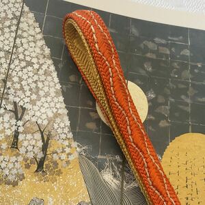 錦糸がの刺繍が美しい　　　　　　　　　　　　　グラデーションの　帯締め