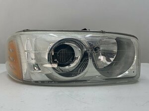 * GMC Yukon denali 04 year GMT800 6.0L right head light ( stock No:A34702) (7411) *