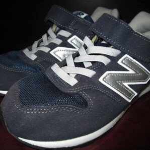 ★中古品 2019年 newbalance ニューバランス YV996CNV 22cm M (やや細い~標準) ネイビー 紺 飾りゴム紐 ベルクロ KIDS キッズ 子供靴★