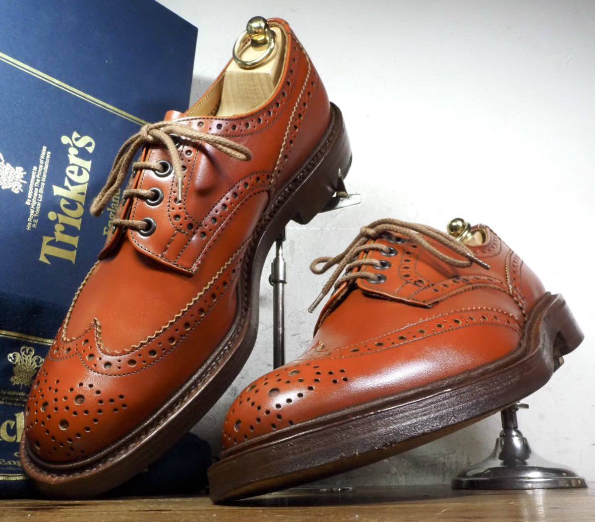 極美品 Tricker's 1PIU1UGUALE3 別注 28 ウイングチップ 靴 ドレス