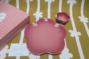 ル・クルーゼ◇Flower Plate / フラワープレート◇「Large & Mini」ローズクオーツ セット 910462-00