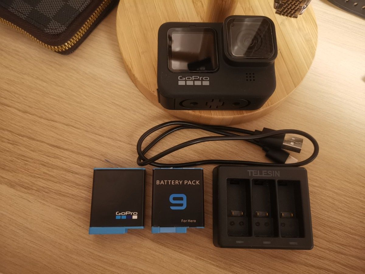 2021セール 本体・バッテリー・microSD・アダプター・ケース hero GoPro HERO9 GoPro 、バッテリー、SDカード、充電器 AHDBT-501 GoPro ゴープロ 互換バッテリー 1800mAh 純正 充電器 バッテリーチャージャー で充電可能 純正品と同じよう使用可能 HERO5 Black HERO7 Black HERO6 Black HERO (2018) HERO8 Black