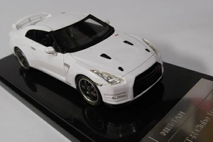 Wit's CN522 1/43 日産 GT-R Club Track edition ブリリアントホワイトパール