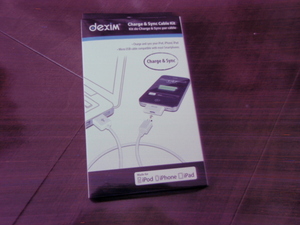 新品・未使用　dexim デキシム　Charge & Sync Cable Kit White　DWA064-W　ホワイト　アダプタ　USB式充電器　iPhone・ iPod・スマホ　