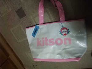 * Kitson * белый. большая вместимость большая сумка *kitson* украшен блестками * новый товар * мама сумка тоже 