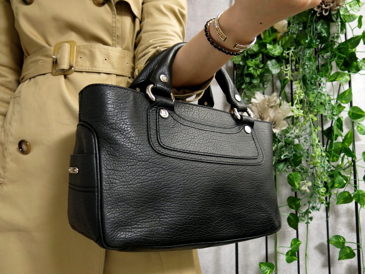 2022人気の celine - セリーヌ ブギーバッグ ブラック ハンドバッグ
