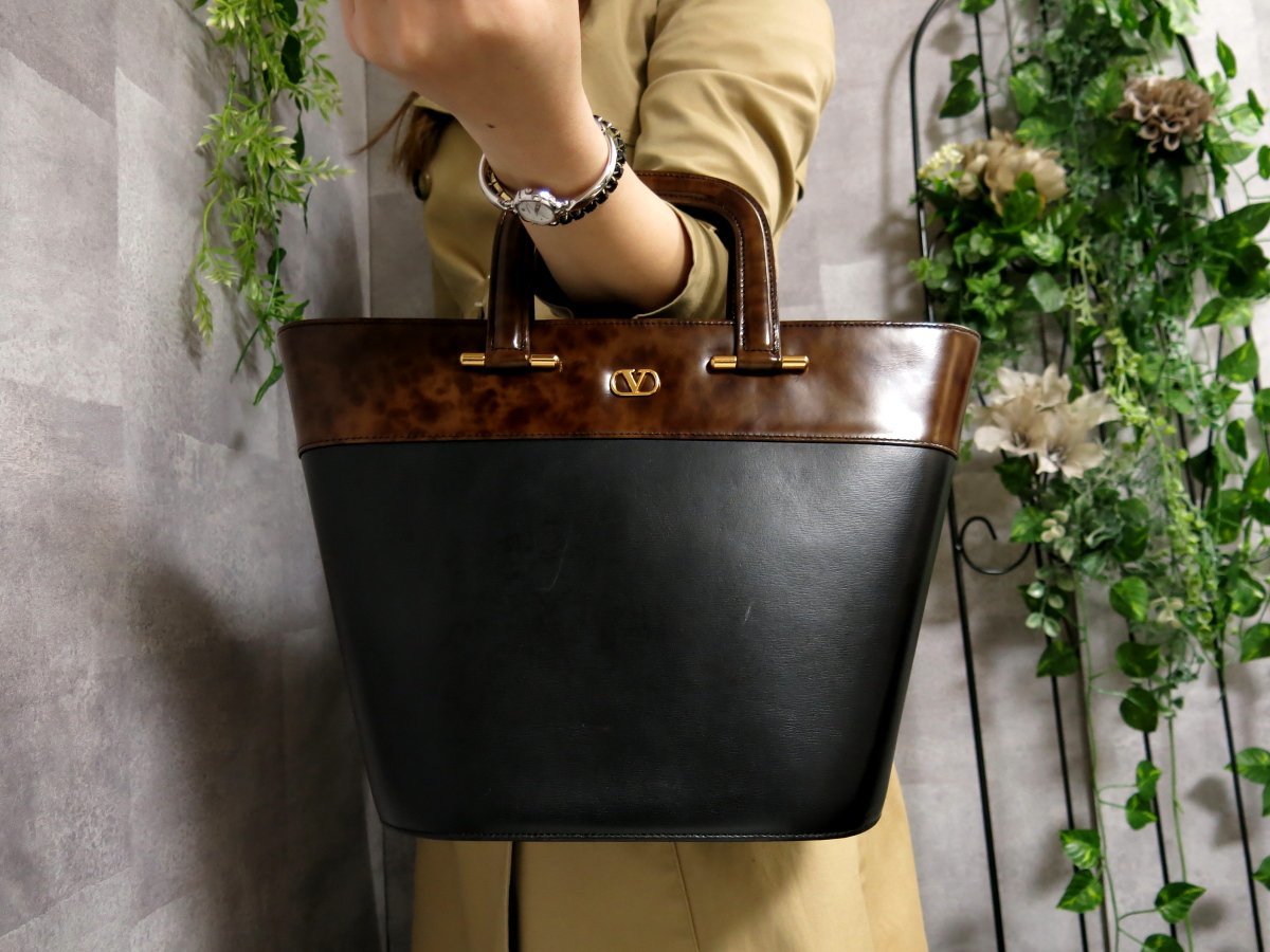 超美品VALENTINOGARAVANIクラッチバッグ ハンドバッグ-