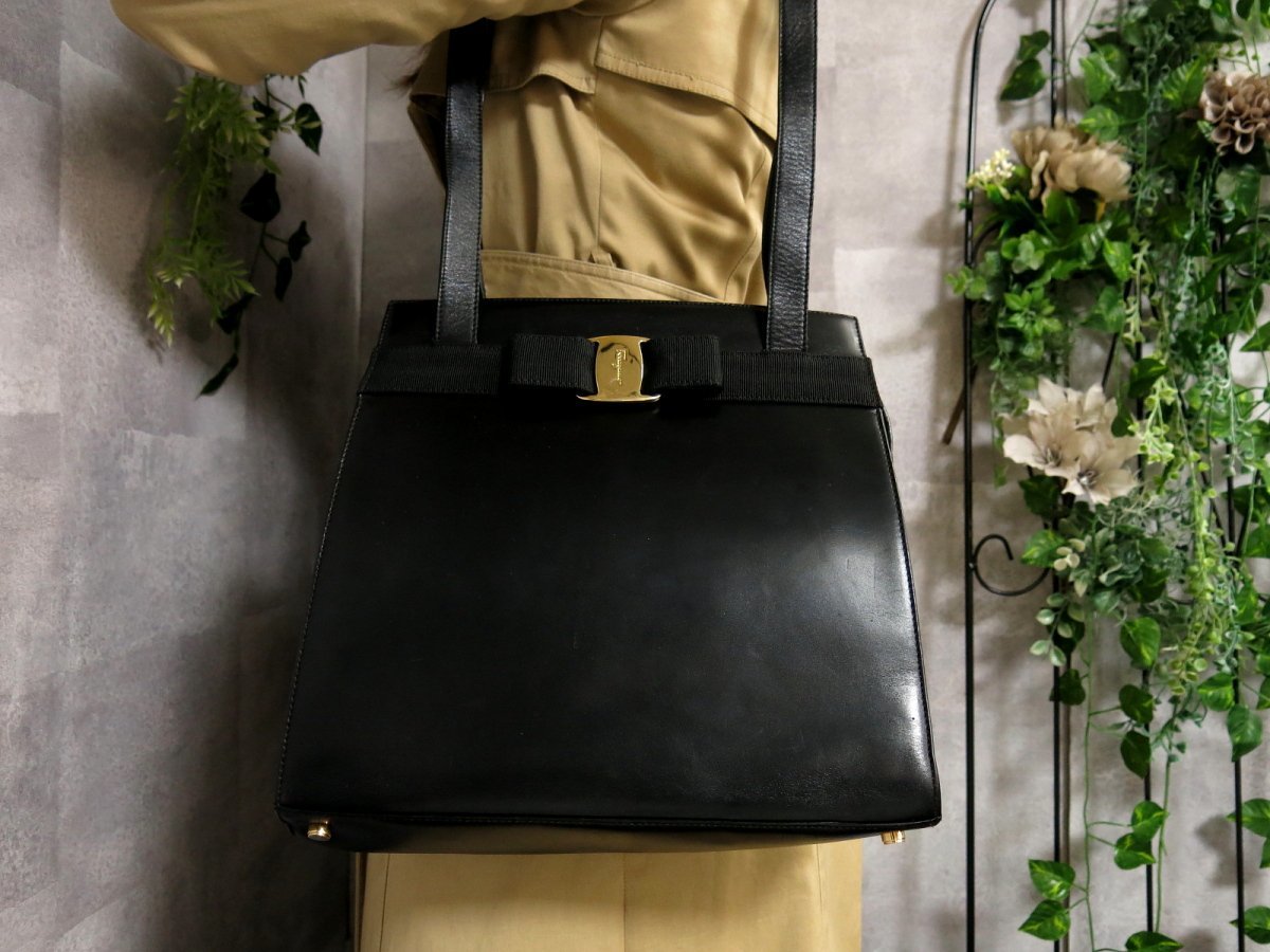 ヤフオク! -「vintage ferragamo」(サルヴァトーレ・フェラガモ) (さ