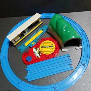 * Plarail [ bending line rail 8ps.@* direct line rail 2 ps * rotation chassis * street. station * tunnel ]..