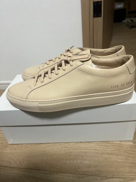 新品 コモン プロジェクト Common Projects Nude　ベージュ　スニーカー　レザー　クラシック　サイズ42 27.5cm