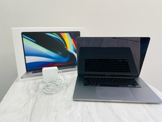 ヤフオク! -(新品 美品 未使用)(MacBook Pro)の中古品・新品・未使用品一覧