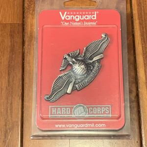 沖縄　米軍　放出品　USMC　VANGUARD　HARD CORPS　N BOG FLEET MARIEN FORCE　バッジ　(管理番号O8)