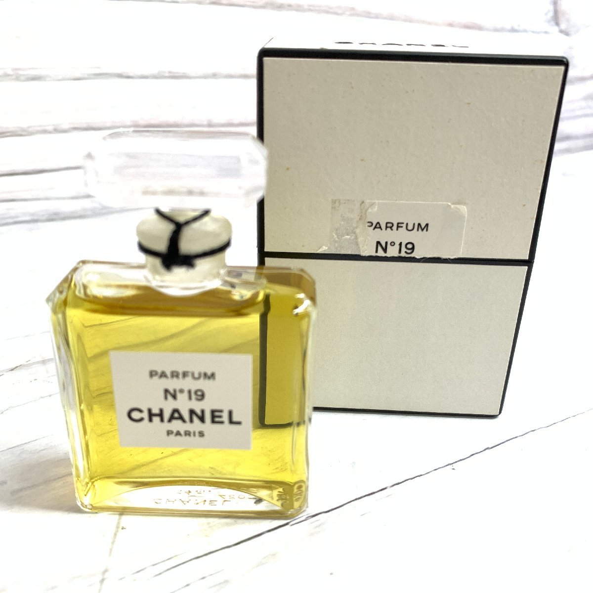 試してみた】シャネル N°19 パルファム/CHANELのリアルな口コミ