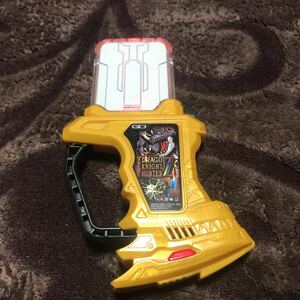 美品 DX ドラゴナイトハンターZ ガシャット 仮面ライダー エグゼイド 変身ベルト ゲーマドライバー おもちゃ フルボトル ビルド 光る②