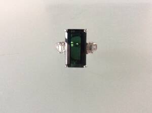  green tourmaline & diamond platinum setting ring ( as good as new )