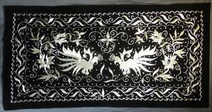 インドネシア・アチェ特別州伝統の銀刺繍タペストリー（黒に銀・1）