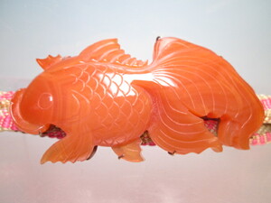 【江月】 アンティーク・本瑪瑙 6,6cm 金魚ランチュウの帯留め 24g