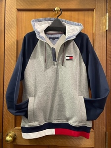 TOMMY HILFIGER トミー パーカー USA直輸入 希少 USA輸入品 グレー×ネイビー ハーフジップ トレーナー 海外直輸入 新品未使用品 送料無料