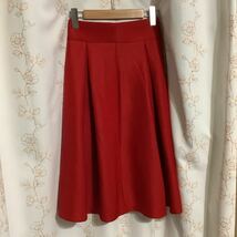 赤色　タック　フレアースカート　中古品　サイズＳX_画像1