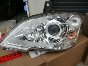 べンツ純正　Ｗ６３９　Ｖクラス　左ヘッドライト　HID　キセノン　６３９　８２０　２５６１・６３９　８２０　２５６１　６４