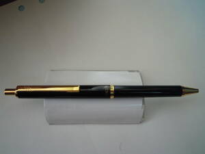 ⑦三菱　ＥＸＣＥＥＤ　黒色＆ゴールド装飾ノック式ボールペン★ポスト便