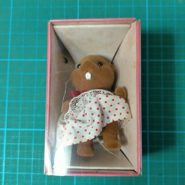 当時物 初期 1986 シルバニアファミリー ビーバーの女の子 新品 ビーバー 女の子 EPOCH Vintage Sylvanian Families beaver Girl Figure