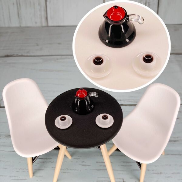 ミニチュアカフェ6点セット イームズ風チェアー(白)x2 テーブル(黒)x1 コーヒーサーバーx1 カップ(ソーサー付)x2