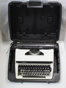 triumph typewriter gabriele12 with hard case antique retro T-A organisation Triumph present condition goods 