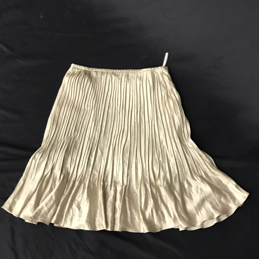 ヤフオク! -バーバリー スカート プリーツの中古品・新品・未使用品一覧
