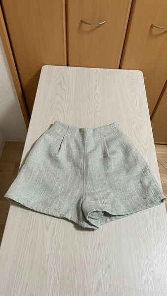 キュロットパンツ　ショートパンツ　グリーン　