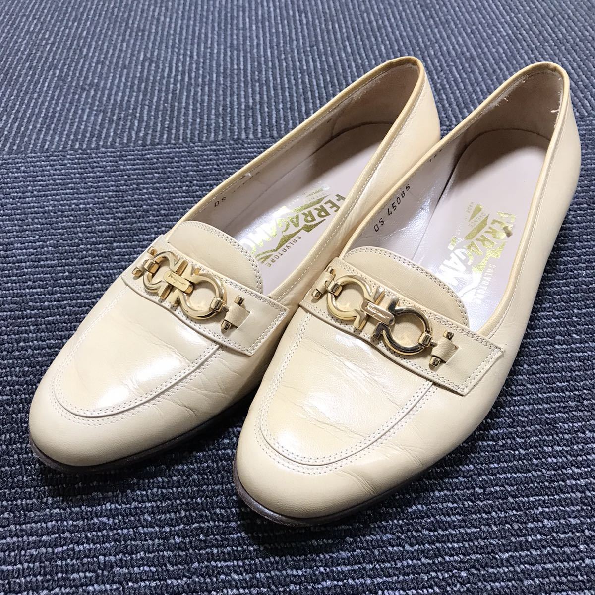 ヤフオク! -フェラガモ ローファー レディースの中古品・新品・未使用