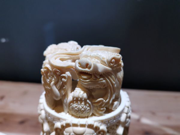 秀】r71kf63r 牙彫遊環耳付獅子摘雲龍文香炉唐木台付・東洋彫刻・ 検索