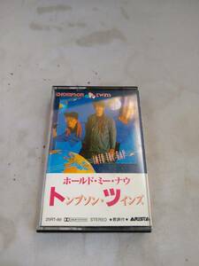 C7376　カセットテープ　トンプソン・ツインズ　THOMPSON TWINS　ホールド・ミー・ナウ / INTO THE GAP　日本国内版