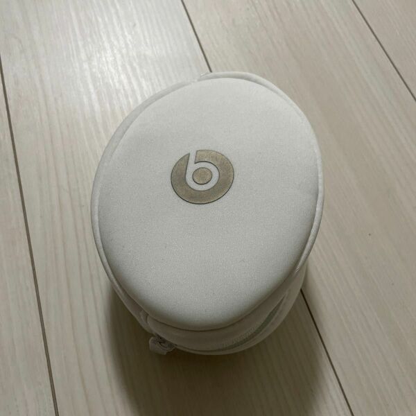 beats ビーツ　ヘッドホンケース