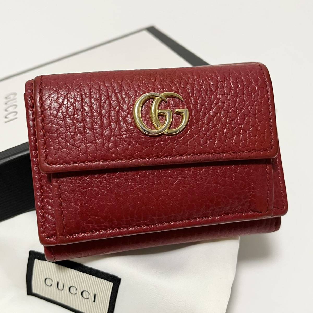 大人も着やすいシンプルファッション グッチ キャンバス GG GUCCI 三