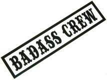 新品 アウトロー バイカー スラング ステッカー 「Badass Crew」 (黒×白) スカルフライト ウェストライド ハーレーダビッドソン バイク_画像1