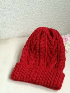 ★赤★可愛い縄編みの柔らかいニット帽★56～59cm★