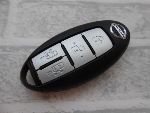 ☆送料無料/日産純正/4ボタン/E53/C27など/ランプ点灯付/キーレス/スマートキー☆B2212-7-2