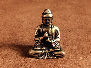  真鍮製 仏像デザイン オブジェ（座像） : 仏陀 観音 仏像 仏教 神様 お守り ブラス 置物 小物 雑貨 ビンテージ アンティーク