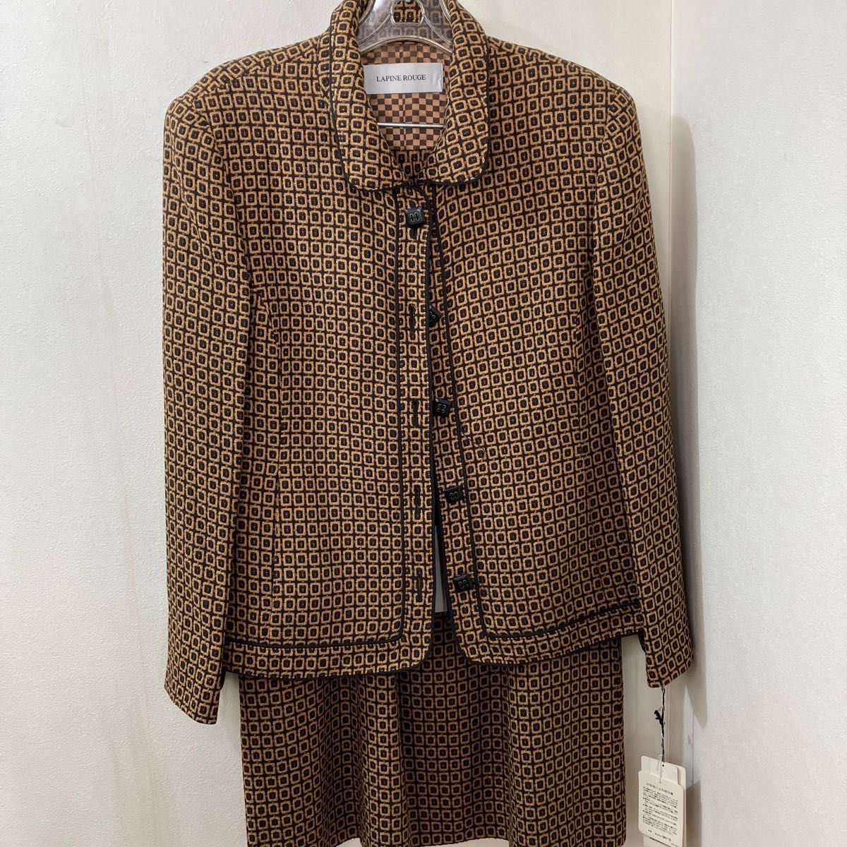 Lスーツ 新品 Cara ジャケット ラピーヌ マダムジョコンダ 美脚