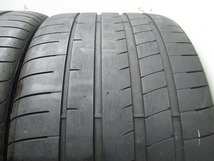 305-30R21 8-7.5分山 グッドイヤーイーグルF1 2021年製 中古タイヤ【2本】送料無料(M21-3096）_画像2