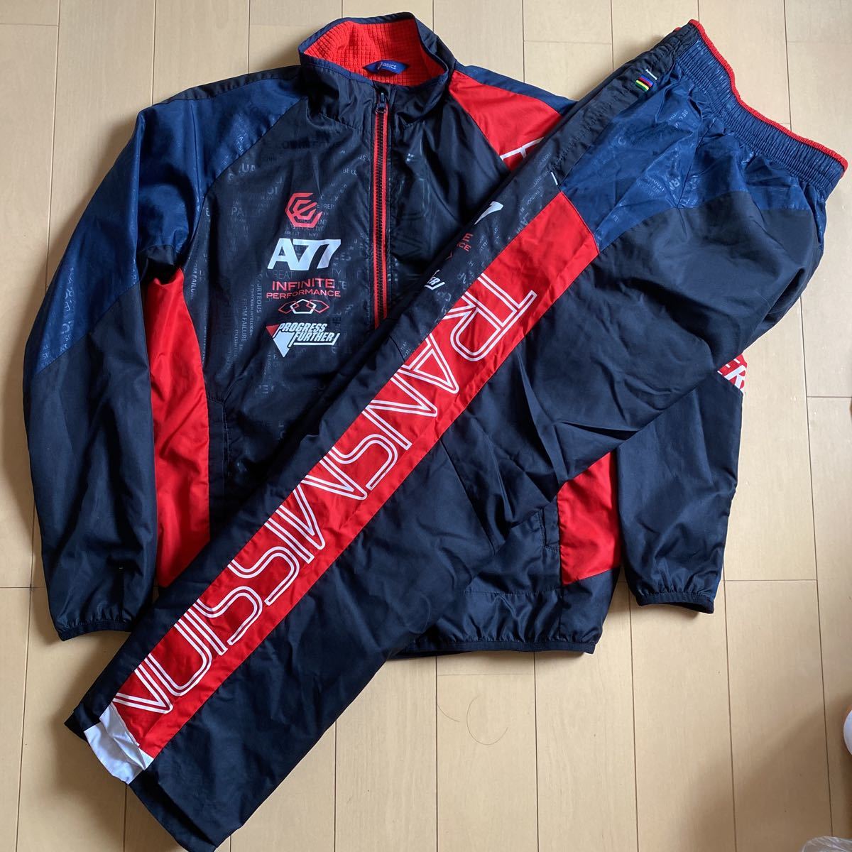 ヤフオク! -アシックス ウインドブレーカーの中古品・新品・未使用品一覧
