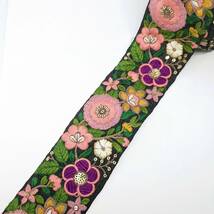 インド刺繍リボン 約58mm 花模様 黒ベース ピンクと紫系_画像3