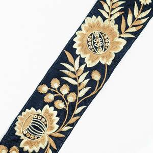 インド刺繍リボン　約55mm　花模様 紺ベース