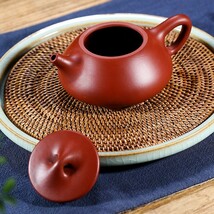 本物 紫砂壺 大紅袍 茶壷 カンフーティー 中国古玩 茶器 ティーポット 朱泥急須 カンフーティー 手彫 陶器 美術品 宜興産 極上美品 lh276_画像3