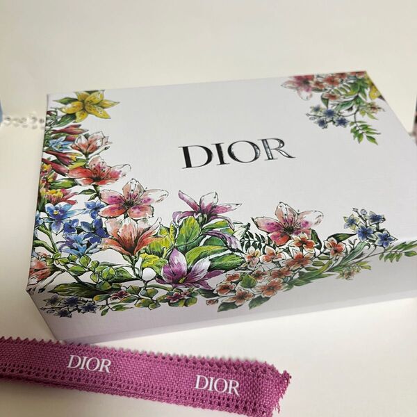 Dior プレゼント BOX ボックス リボン付き