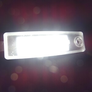 鬼白光! 一体型交換式 ! LED ナンバー灯 ライセンス ランプ　ｂB TA-NCP34 UA-NCP34 UA-NCP30 　RAV4 DBA-ACA31W DBA-ACA36W